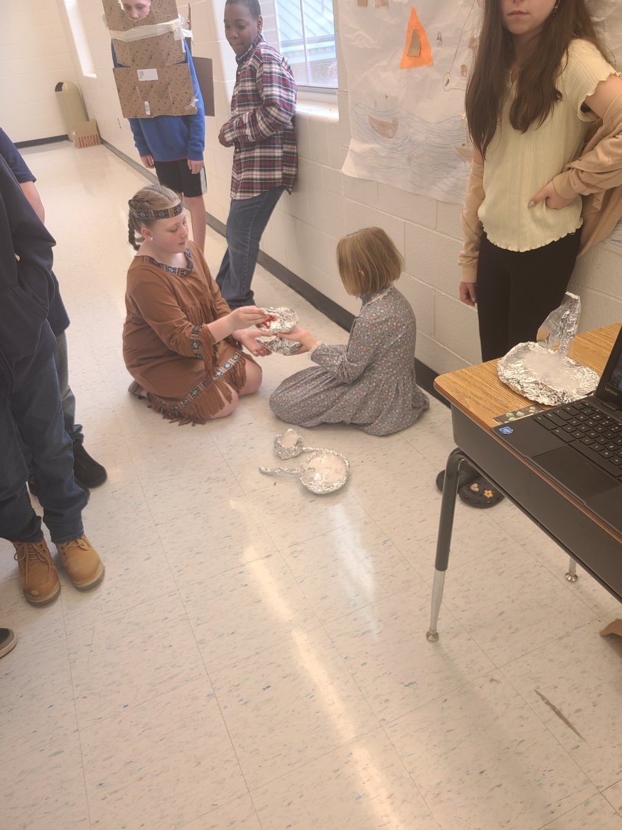 AshleyCreath's tweet photo. So proud of my 5th graders. They created a green screen, made artifacts, a background, and dressed their part to present Virginia History to the students at DES today.
#handsonlearning
#deseagles https://t.co/UZ0fw8OpoB