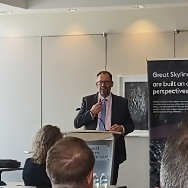 babcga's tweet photo. Packed house for the UK's Minister for Exports, Mike Freer, HM Trade Commissioner, Emma Wade-Smith OBE, Consul General @StauntonUK , & Les Parrette from @onepagethinking. Thanks to @agglaw , @tradegovukUSA & @wearecentelli for sponsorship. #BABCGA #InternationalNetworking https://t.co/wQsFyzzAk2