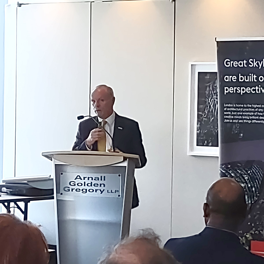 babcga's tweet photo. Packed house for the UK's Minister for Exports, Mike Freer, HM Trade Commissioner, Emma Wade-Smith OBE, Consul General @StauntonUK , & Les Parrette from @onepagethinking. Thanks to @agglaw , @tradegovukUSA & @wearecentelli for sponsorship. #BABCGA #InternationalNetworking https://t.co/wQsFyzzAk2