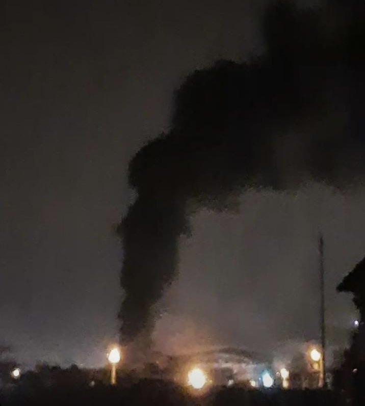 عاجل 🔴
.

.
وسائل إعلام إيرانية : 

سماع دوي انفجار بموقع في محطة بتروكيماويات بمنطقة ماهشهر تلاه دخان متصاعد ناتج عن نيران.
-