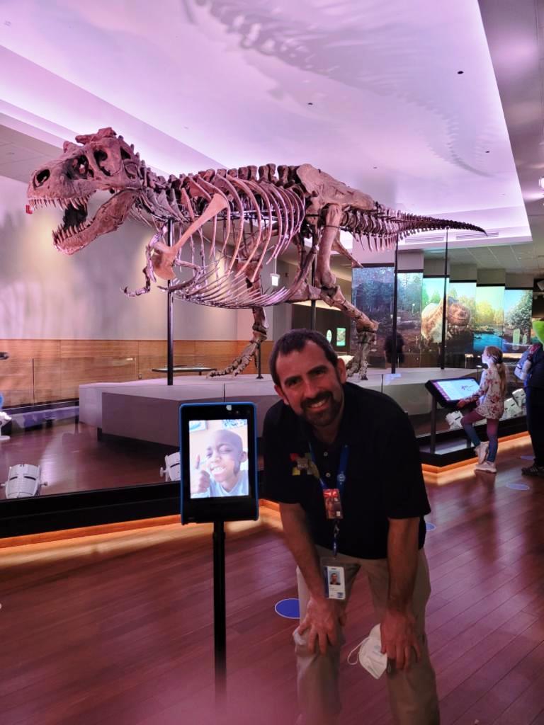 ComerChildrens's tweet photo. We recently partnered with the @WeGoFoundation which allows our patients to explore the world outside the hospital with a friendly robot that can be driven around from a hospital bed via an iPad. Two patients got to visit @SUEtheTrex at the @FieldMuseum! https://t.co/ap64t9zUDB