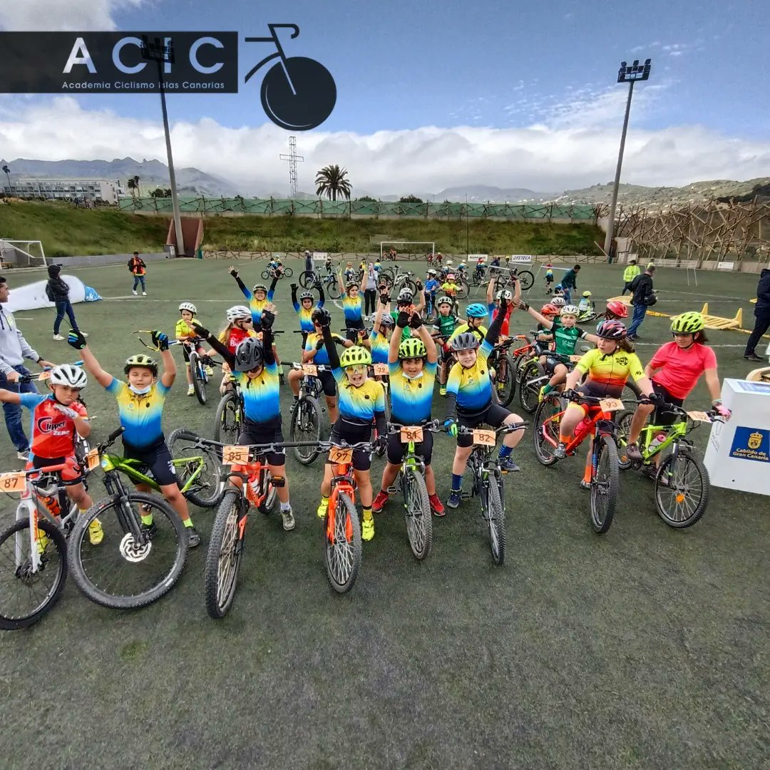 ClubAcic's tweet photo. El Domingo 27 se celebró la primera carrera de mtb On-Biking Kids junto a @vivedgeventos fuimos anfitriones de una autentica carrera de mtb para los jovenes ciclistas de toda Canarias.
Enhorabuena a todos los participantes!!💛💙🏁
@PrensaSBrigida https://t.co/pzvNVcwgKd