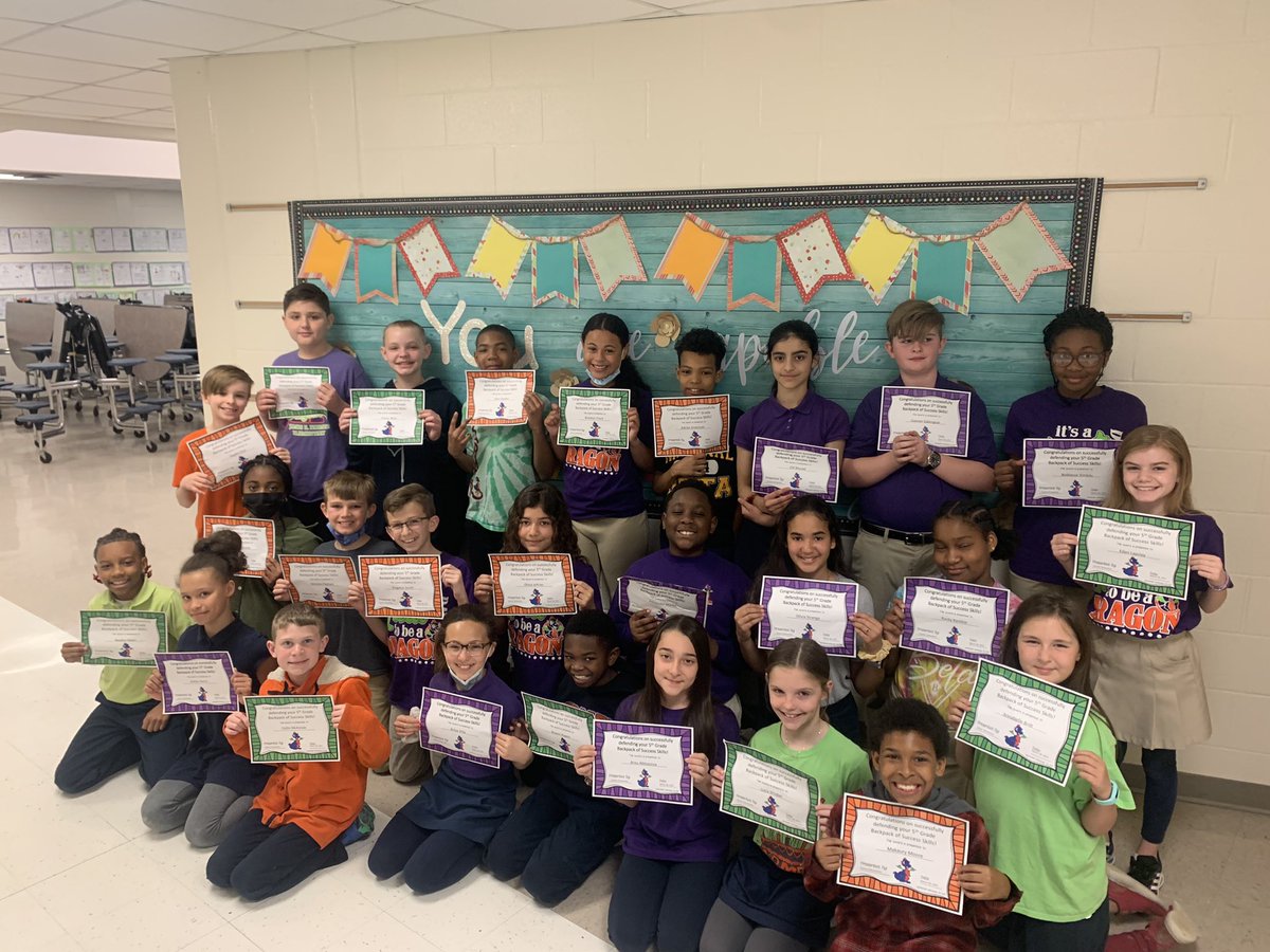 What a good looking bunch of defense-presenting, effective-communicating, productive-collaborating fifth grade students! <a href="/FarmerDragons/">Farmer Elementary</a> <a href="/JCPSBackpack/">JCPS Backpack</a> #JCPSDigIn #proudteacher