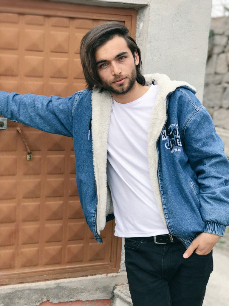 40 yılın başı foto çekilmişim her yere atarım artık shajjs