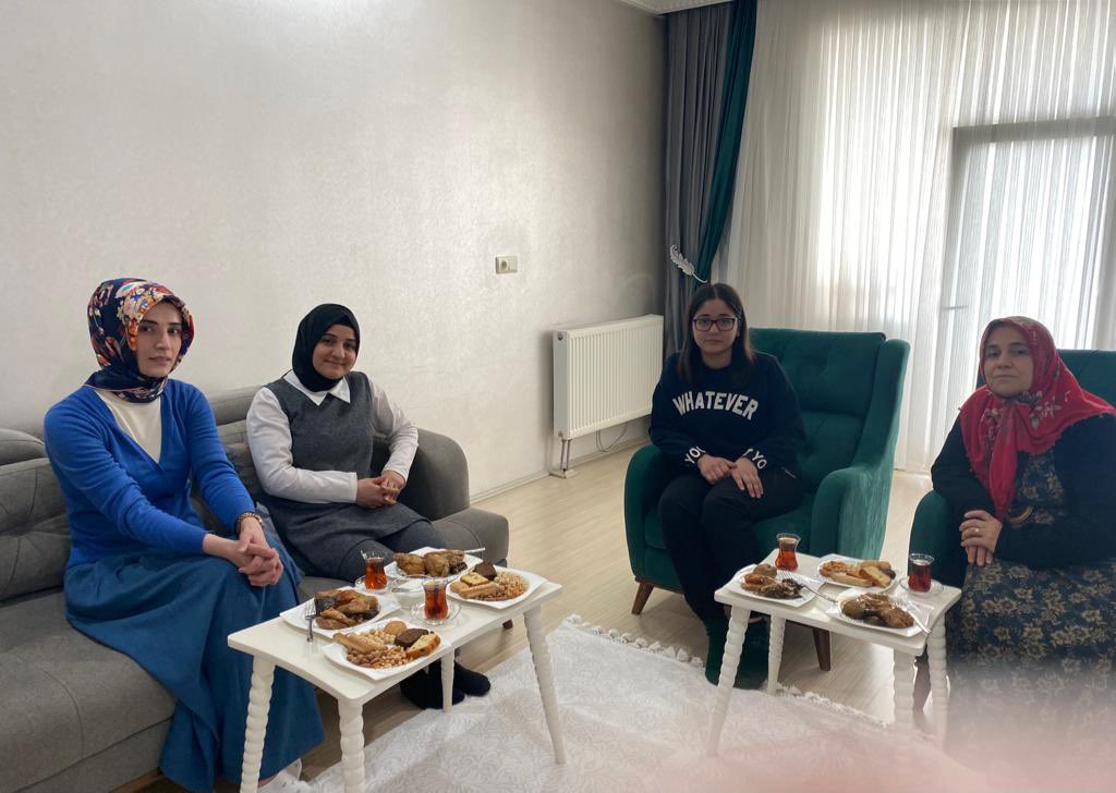 cinal73's tweet photo. Bugün “Bize de Gel öğretmenim” diyen velilerimize misafir olduk.   #ŞırnakBaşarıyor https://t.co/CEoGJ4VKDN