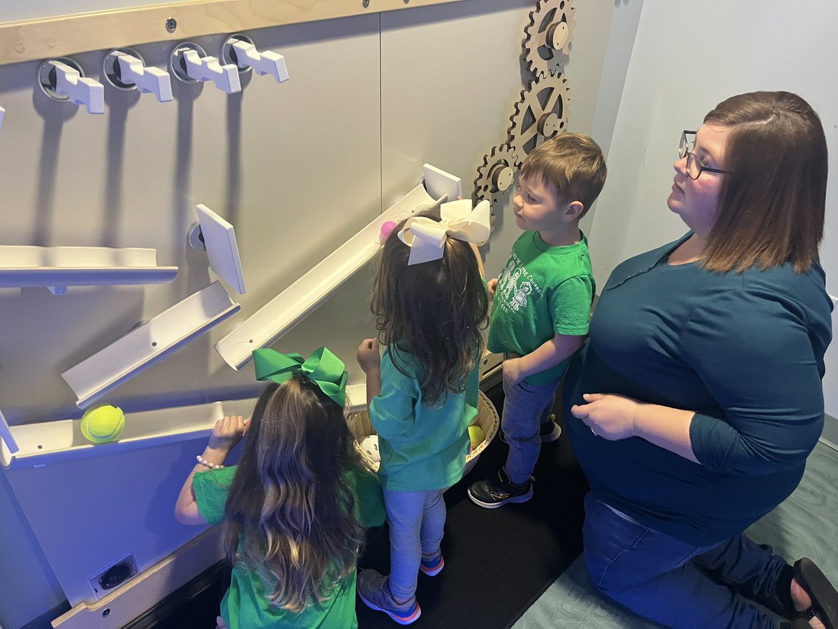 Region7EcoLand's tweet photo. “I believe that education is all about being excited about something.” -Steve Irwin
Henderson FUMC PreK 3’s were so excited to play and learn at EcoLand today!  They visited our Energy 💡 , Recycling 🌍 , Wind 💨 , and Solar ☀️ Learning Centers. @Region7ESC https://t.co/SrEnh8oc1a