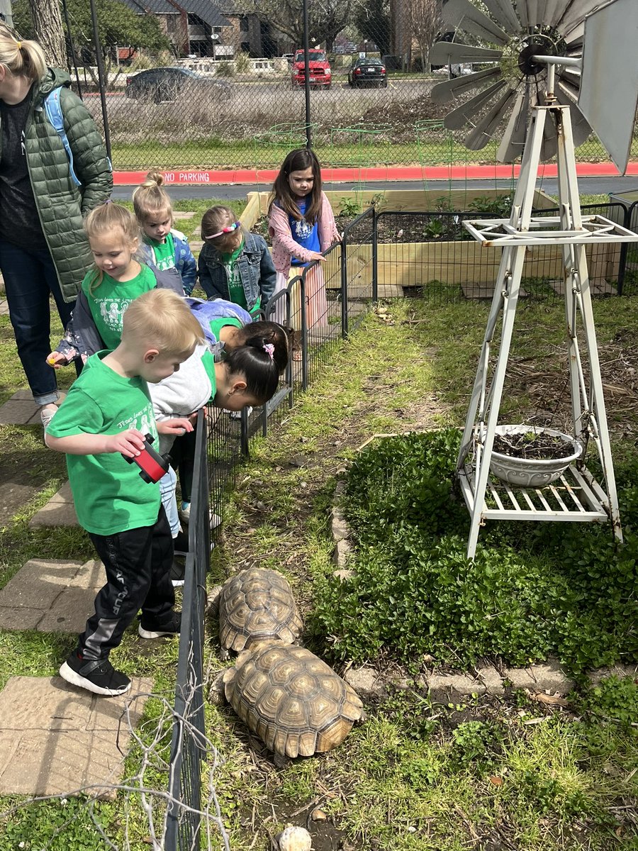 Region7EcoLand's tweet photo. “I believe that education is all about being excited about something.” -Steve Irwin
Henderson FUMC PreK 3’s were so excited to play and learn at EcoLand today!  They visited our Energy 💡 , Recycling 🌍 , Wind 💨 , and Solar ☀️ Learning Centers. @Region7ESC https://t.co/SrEnh8oc1a