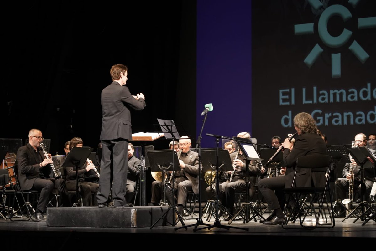 <a href="/canalsur/">CanalSur</a> #GuiondePlata <a href="/PerdonAurora/">Hermandad de la Aurora</a>