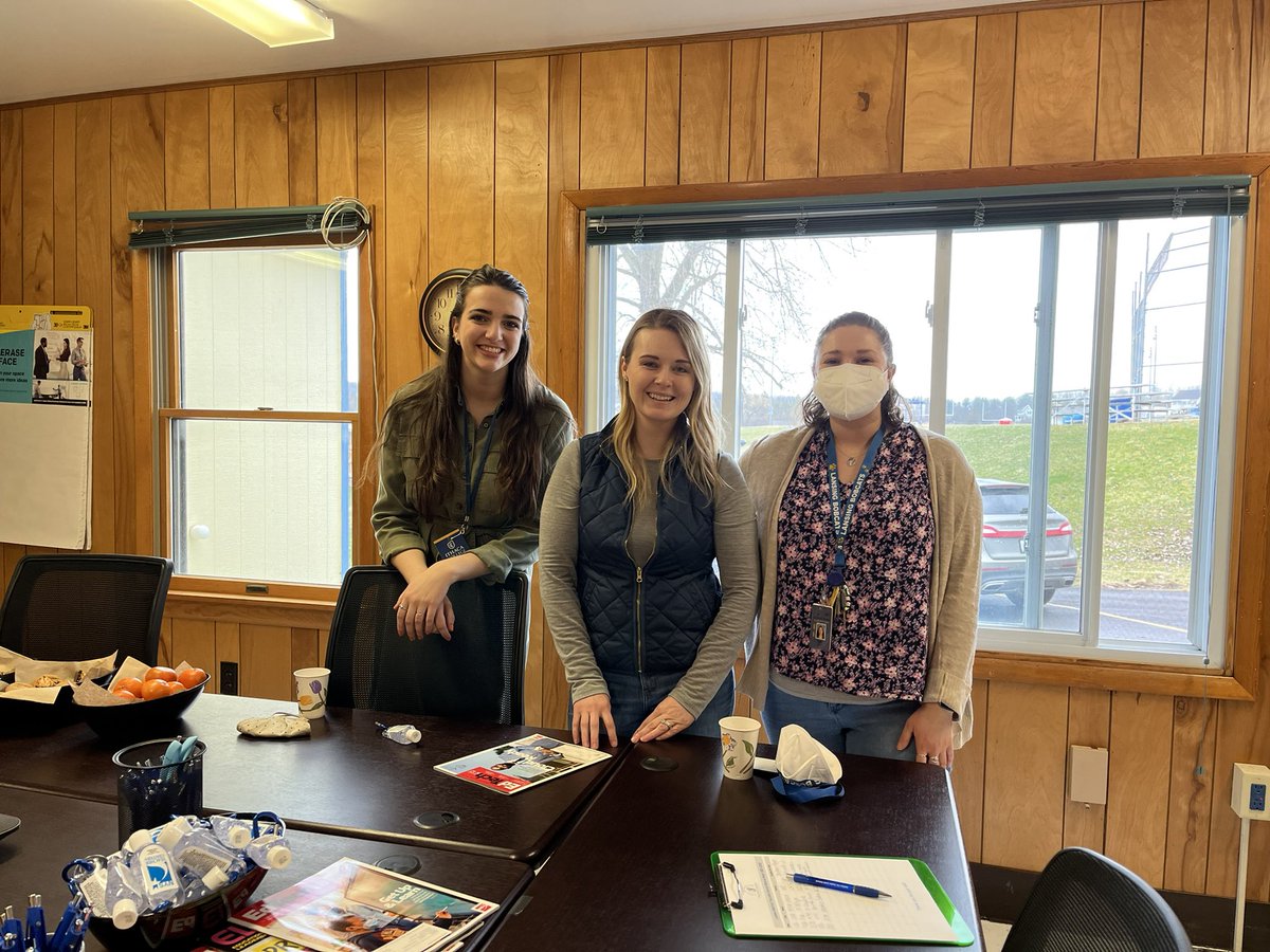 LGTeacherCenter's tweet photo. So excited that our teacher center collaborative workspace is up and running (back in person)!!! Thank you to everyone who stopped by during our spring open house!! 💫🍎📚🍎💫 #ProfessionalLearning #forteachersbyteachers #teachercenters @LansingCSD @GrotonNYSchools https://t.co/Rmi82c0pvo