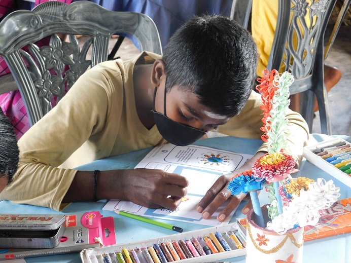 ChildCareInt's tweet image. Children in Sri Lanka recently wrote letters to their sponsors. These annual letters are one of many blessings that come with child sponsorship. You can sponsor a child at childcareinternational.ca - click on Sponsor A Child.