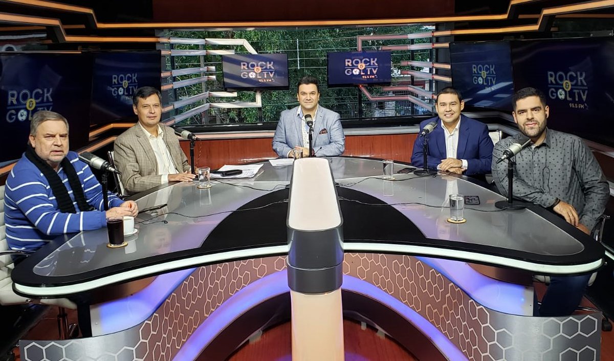 TigoSportsPY's tweet photo. ¡HORA DEL ANÁLISIS!

Fútbol local, fútbol internacional, contactos telefónicos y mucho más.

@FranLopezBorja, @MarDeporte, Robert Singer, @landolffi y @ChipiVera89 ya hacen #RockandGolTV.

📺 100 HD - Tigo

¡Prendete ya! https://t.co/rCRcxnWfoR