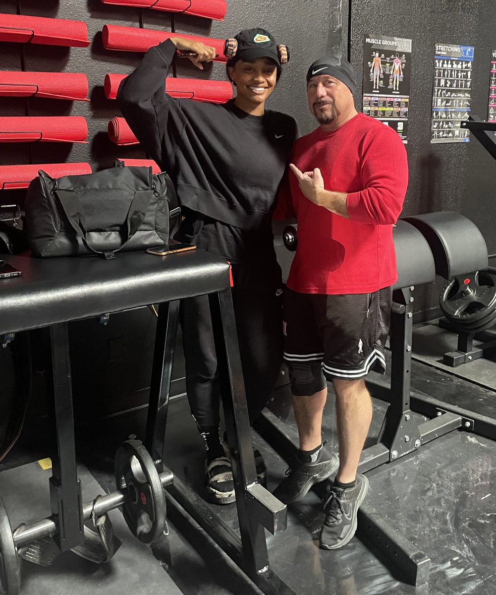 WillieGRamirez's tweet image. You never know who you’ll run into at the spot.

My girl @IIGonZ_ calls the #perFIcT gym home.

#YKTD