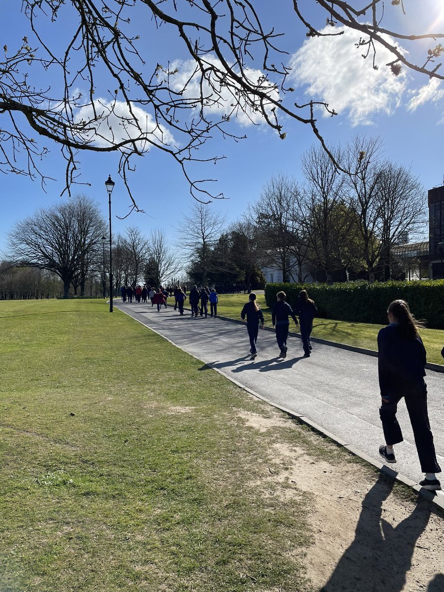 msomearasclass's tweet photo. 6th class returning to school this morning after completing a few 100m and 200m running races. What a fabulous morning for it. ☀️ #getfitgetactive https://t.co/8TCa3zCxCs