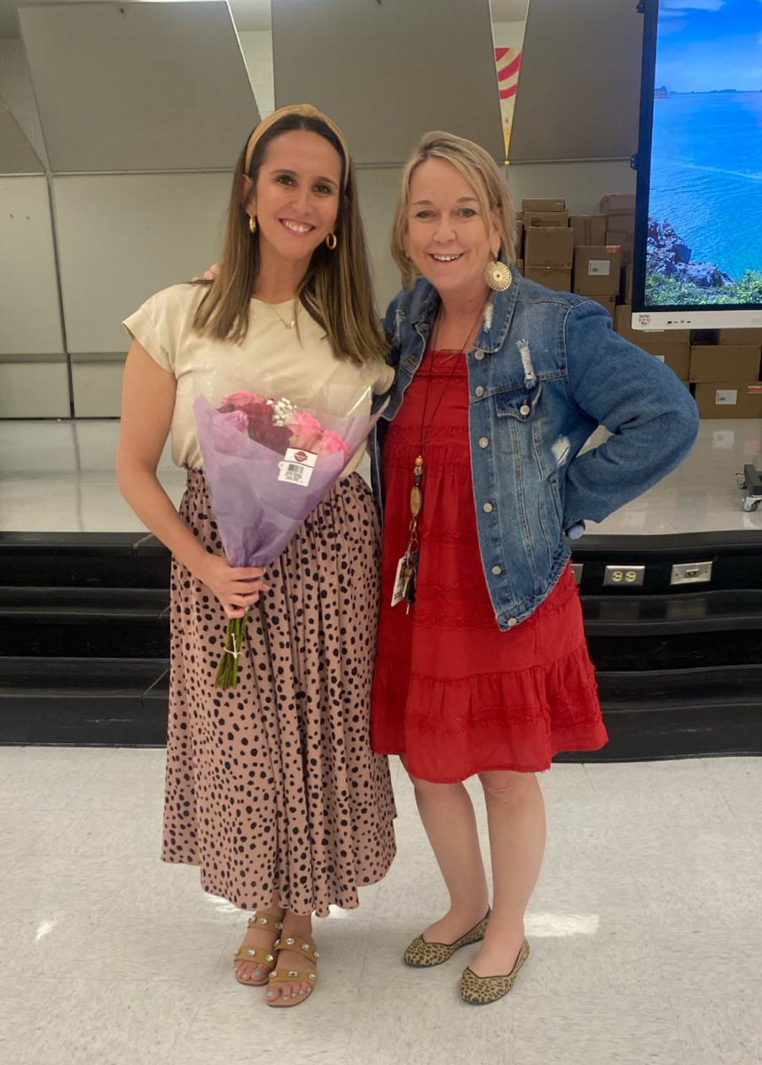 Let’s give a big round of applause for @amorreale3rd who is our FY 22 BR Rotary Teacher of the Year nominee! Amanda develops positive relationships w/her kiddos, designs engaging lessons&mentors her colleagues though the Teacher Ldr. Program. @SPESleader @KristinMenschel