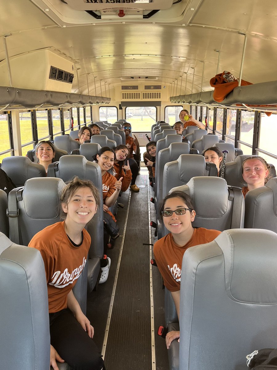 coachRara87's tweet photo. Lady Wranglers finish 1-1 today at the tournament. Next game is Saturday @ 11:30 vs HP. #wranglerspeed https://t.co/r1mies2pcs