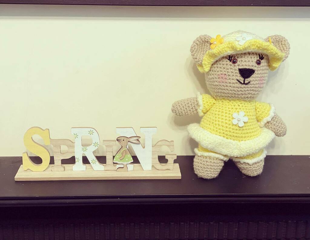 me_elves's tweet image. I chose the wrong day to put out my new Spring sign. Had a few flakes of snow when I did the school run this afternoon.  A far cry from last week’s beautiful sunshine. #springtime #springdecor #springdecorations #easterdecor #therangeuk #easter2022 #brin… instagr.am/p/CbyCzRYAR13/