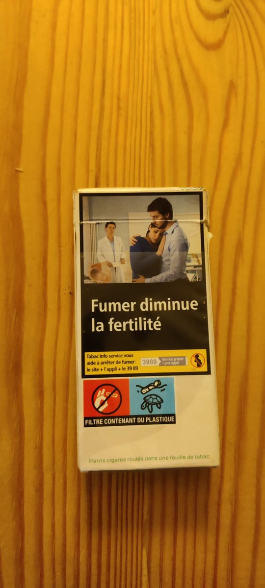Fem_fatale__'s tweet photo. Wacht dus als ik deze rook ga ik eindelijk nog eens een knuffel krijgen? https://t.co/cVQ8RgX6ef