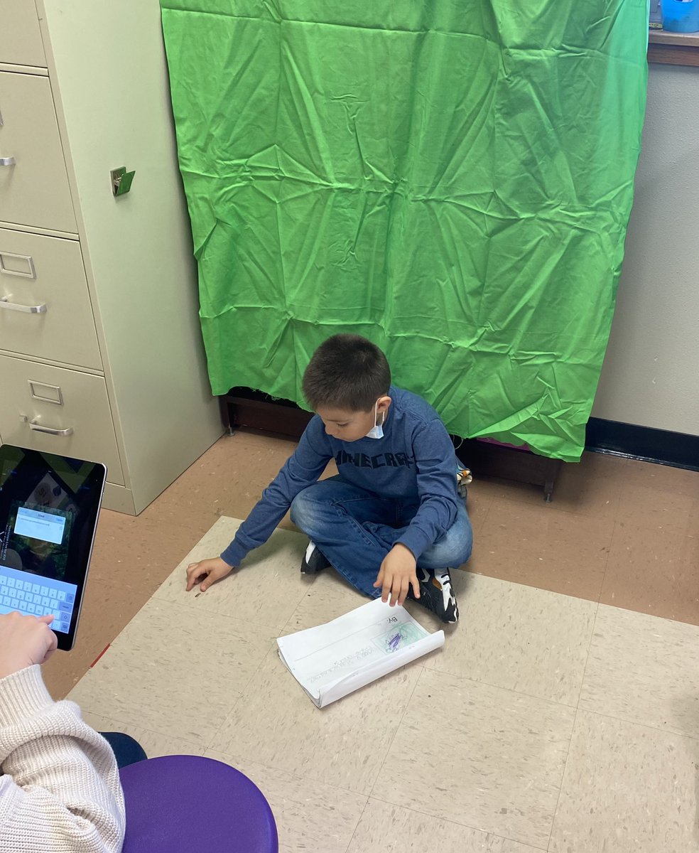 We got to be in the rainforest during our research projects with a little help from the green screen! #BBEProud <a href="/hinklesteph/">Stephanie Gonzales</a>