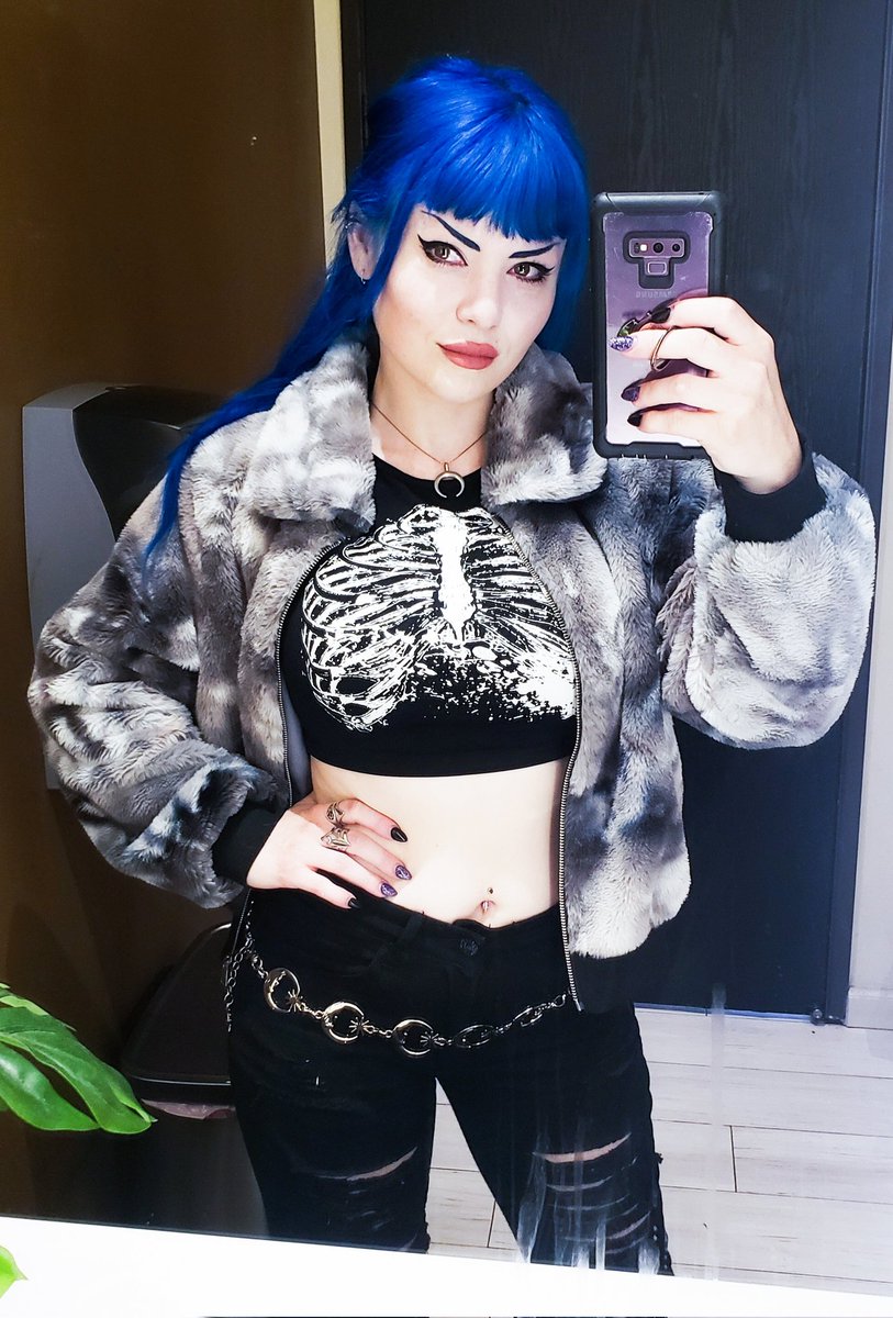 lollivamp's tweet photo. Apparently it's my birthday today!? 👀🎂✨💙💜
.
.
.
.
.
#bluehair #vampire #vamp #killstar #goth https://t.co/2PPTZLzZMy