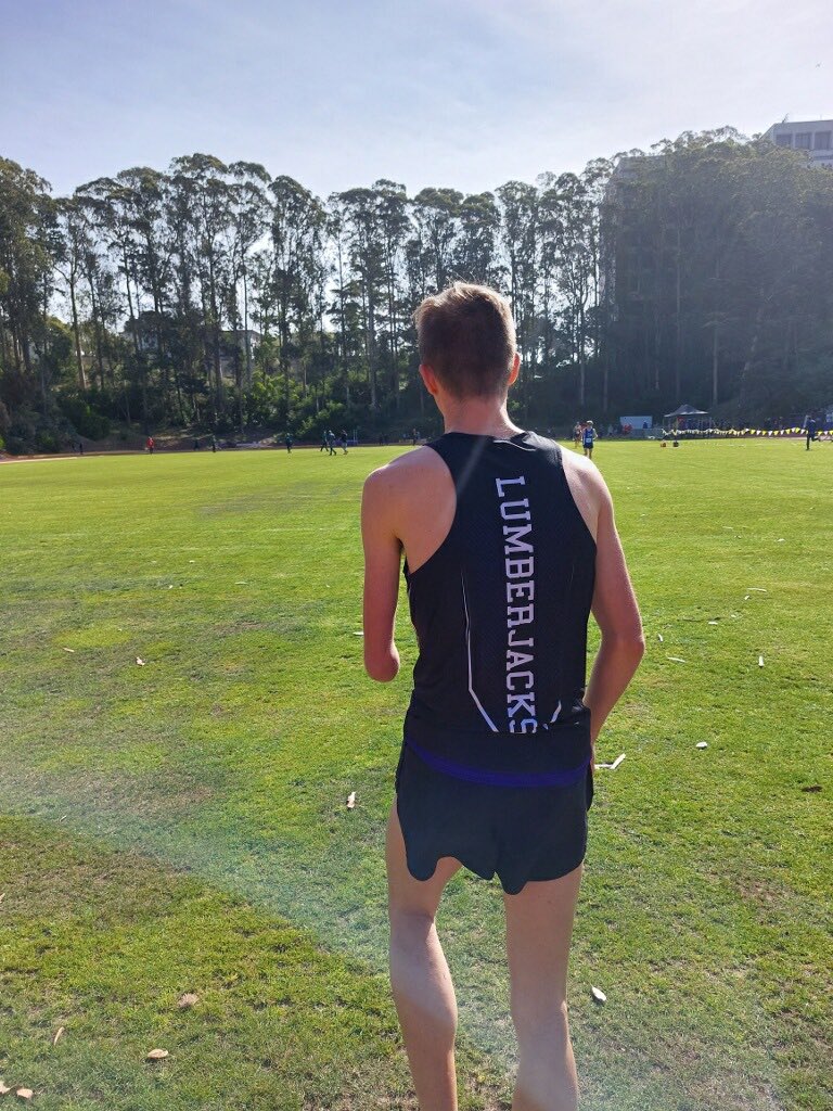 A look back on the day 💨

Max Murphy places 14th at the Mike Fanelli Track Classic in the 10,000m, breaking his PB by 79 seconds (30:47)‼️

#AxeEm x #RaiseTheAxe