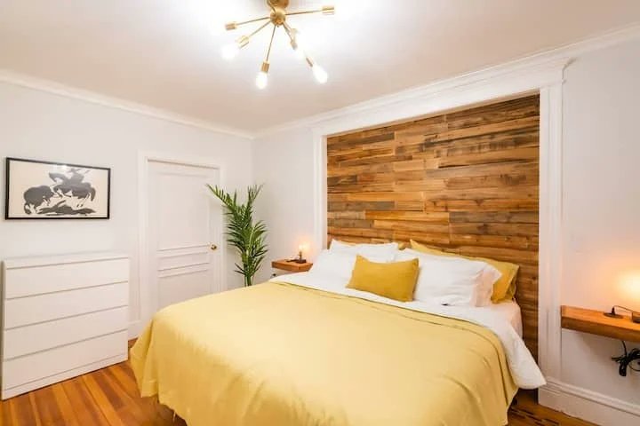 📍 Location: Newburgh, New York

🏡 Listing Title: Bright and Stylish 1-bedroom Apartment
 
🙌🏾 Avg. Guest Rating: 4.88
_______

Visit blackairbnbs.co to book this Black-owned Airbnb, submit Black-owned Airbnb listings, or browse 200+ #blackairbnbs across the U.S.!