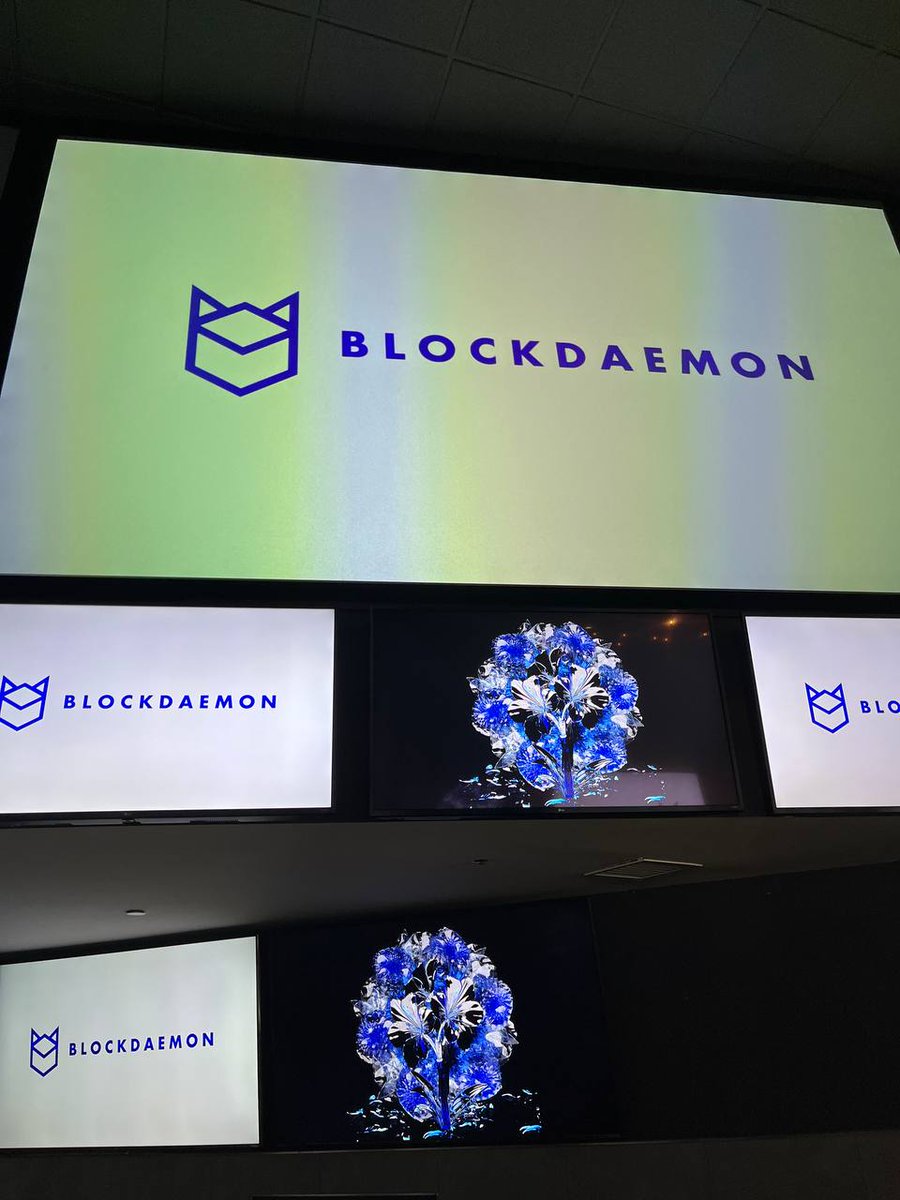 myetherwallet's tweet photo. Our team at #NFTLA had a great time at the after hours event hosted by @SkaleNetwork and @BlockdaemonHQ! Exciting to see a sneak peek at Blockdaemon's new NFT data product. Great catching up, and we're looking forward to co-host with you at #ETHAmsterdam! https://t.co/qN5iI0sNwX