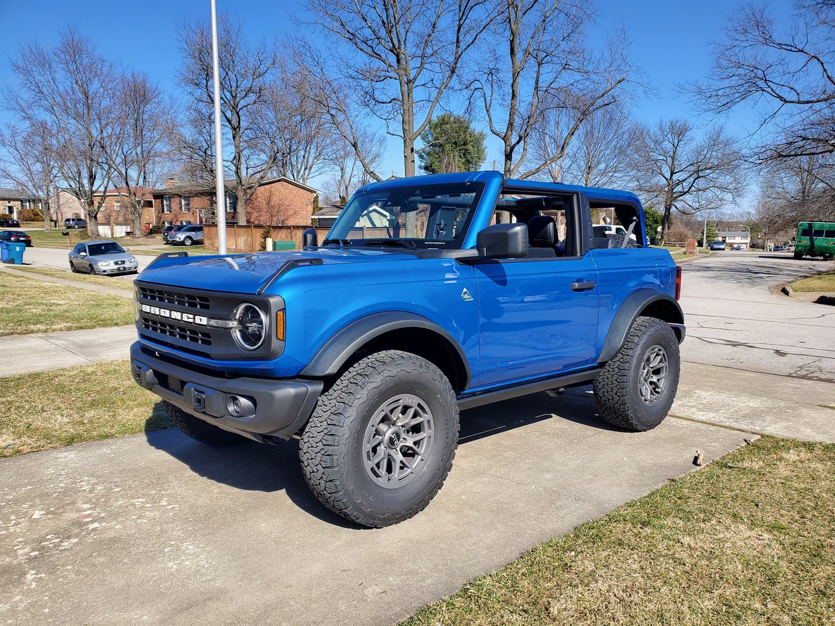PLindsey725's tweet photo. @brando407 @mrlevine @jimfarley98 @bronco__nation I got my 2 door BD from there last month! Great crew over there. https://t.co/DD8LYhvrgT