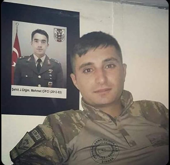 İki yiğit, iki şehit.. Bir sene arayla cennete gittiler. 
Şehit Üsteğmen Mehmet Çiftci 🇹🇷
Şehit Uzm.Çvş Efe Osman Apaydın 🇹🇷