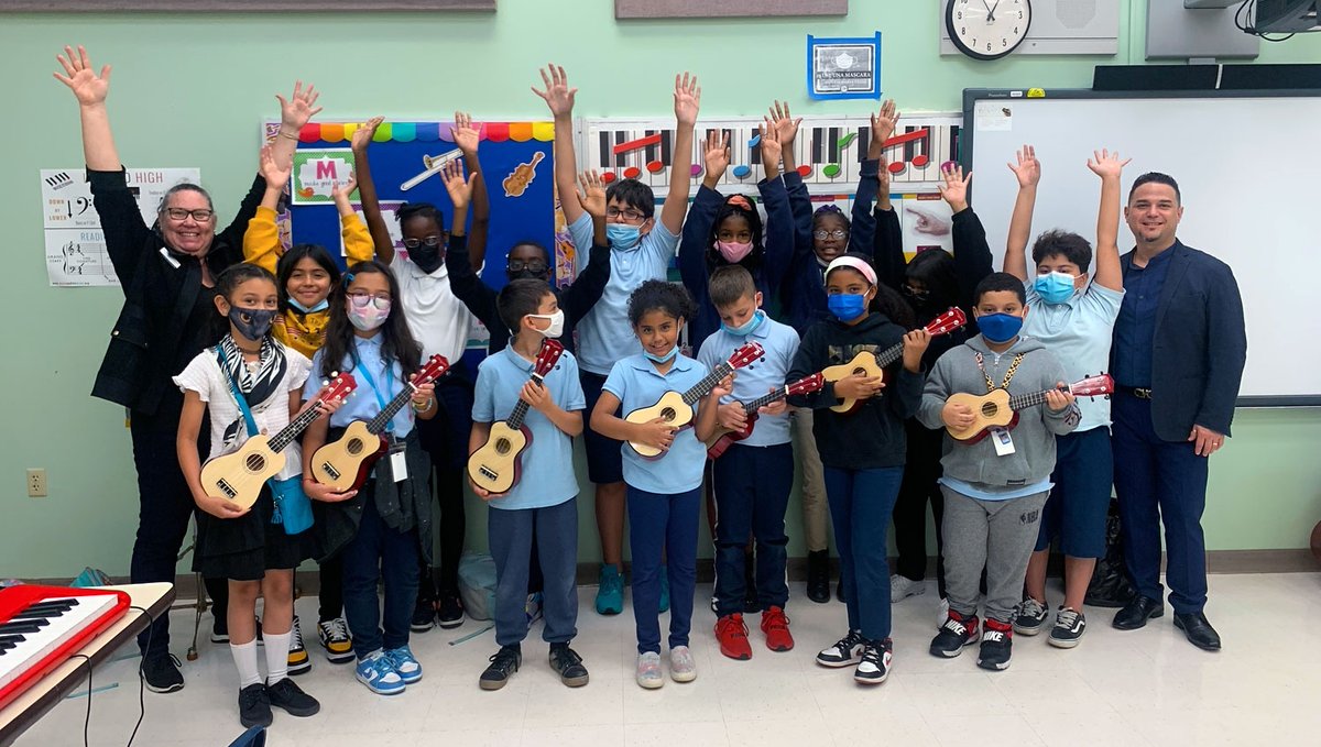 NatKingColeFdn's tweet photo. 🚚 2nd stop on our #MusicDrivesUs #ProjectEncore Tour, Miami-Dade Public Schools - Greynolds Park Elementary School.

👉 DONATE - https://t.co/KR4lVhgFpm
👉 PHOTOS - https://t.co/3I6b49O453

🧡 @MDCPS

#nkcgh #natkingcole #projectencore #musiceducation #mdcps #miamidadeschools https://t.co/yjoGQcCKeU