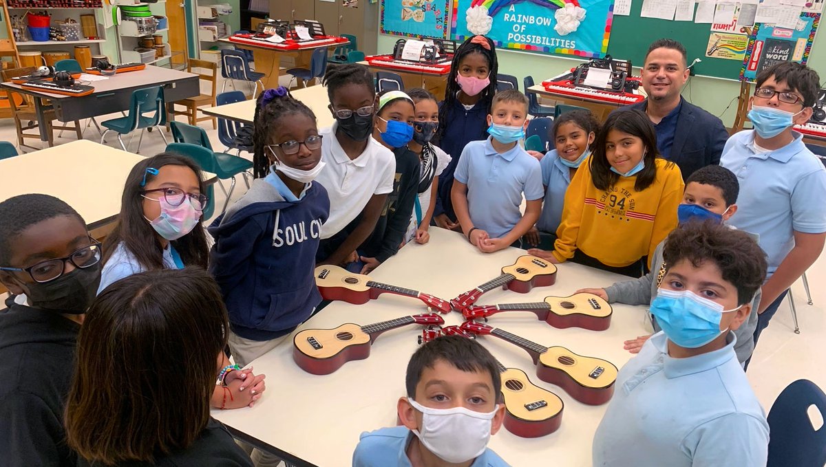 NatKingColeFdn's tweet photo. 🚚 2nd stop on our #MusicDrivesUs #ProjectEncore Tour, Miami-Dade Public Schools - Greynolds Park Elementary School.

👉 DONATE - https://t.co/KR4lVhgFpm
👉 PHOTOS - https://t.co/3I6b49O453

🧡 @MDCPS

#nkcgh #natkingcole #projectencore #musiceducation #mdcps #miamidadeschools https://t.co/yjoGQcCKeU