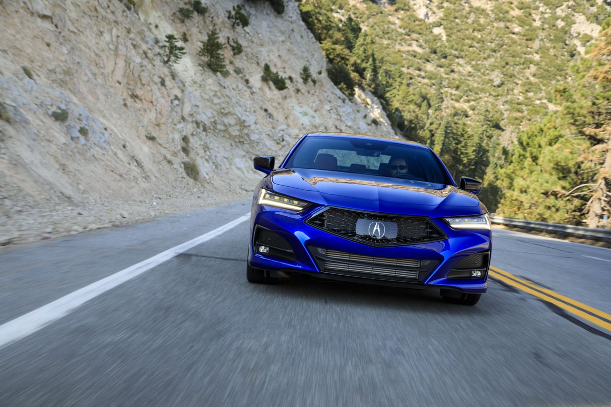 How the 2022 <a href="/Acura/">Acura</a> TLX stacks up to its competition: crdrv.co/rYzcwkl