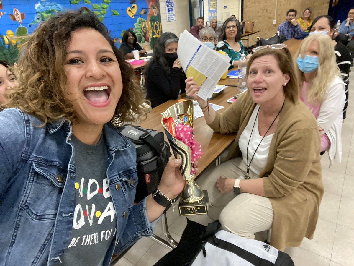 MrsMFitch_NBE's tweet photo. Passing the Twitter Talk Traveling trophy ๐ tooooo ๐ฅ ๐ฅ ๐ฅ@MrsMcLeer_NBEโผ๏ธ @HumbleISD_NBE #HadToTweetIt https://t.co/rqc8IDQbCf