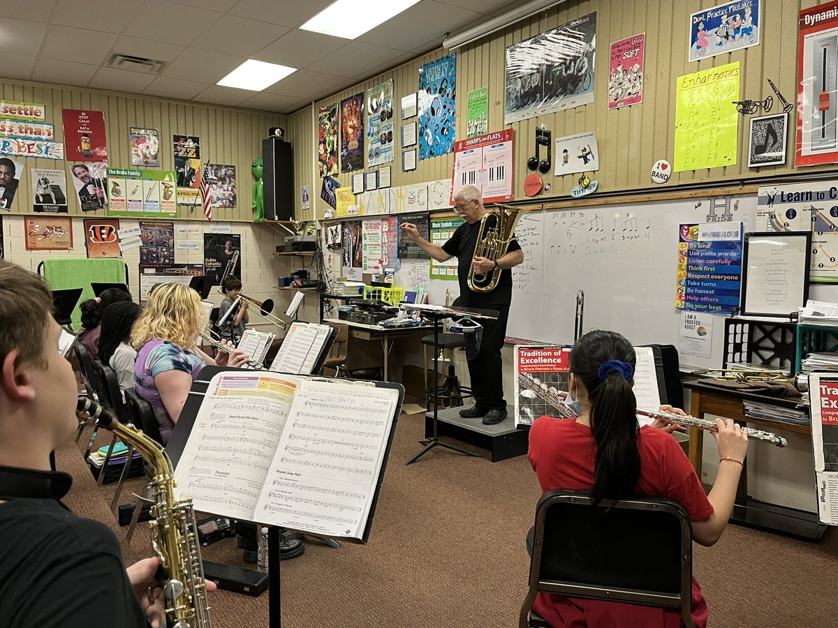 BandHopewell's tweet photo. Hopewell Jr.Bands enjoyed working with our guest conductor, Mr. Bill Tipkemper. Thank you for sharing your musical expertise and knowledge with us. We had a fun day!@BandHopewell @HopewellPride @lakotaeastbands @wolvestweet #wearelakota https://t.co/wdjrH3GpIA