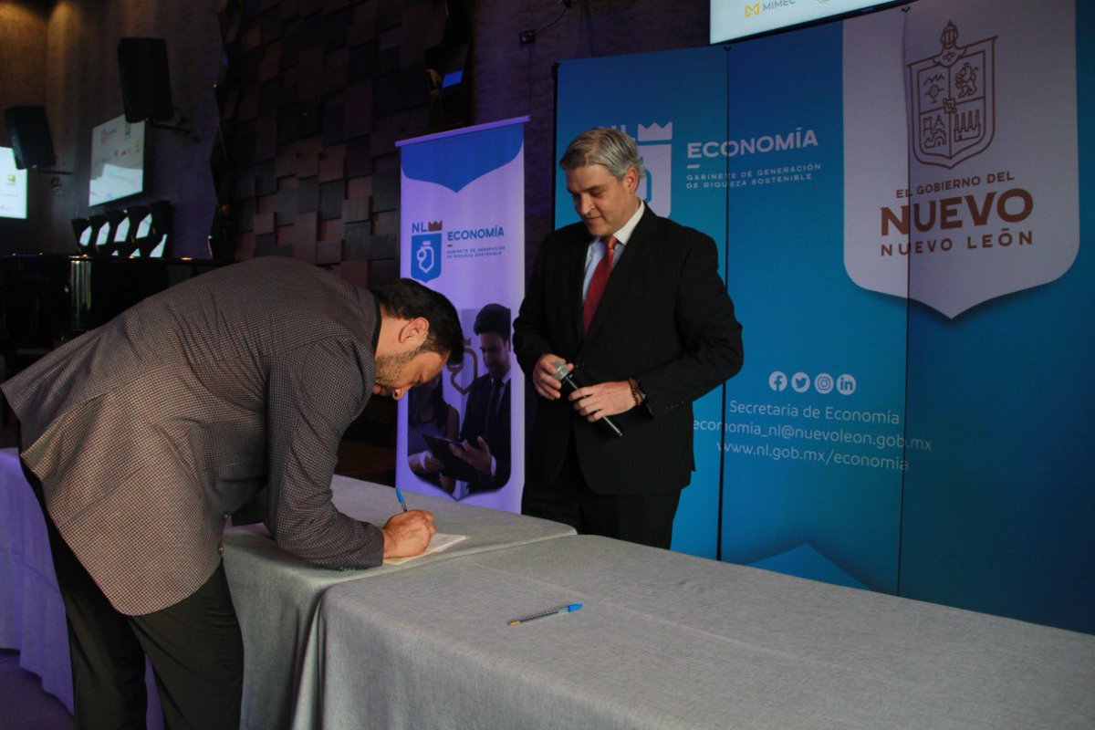 Economia_NL's tweet photo. Al colaborar con los clusters de NL, fomentamos la investigación, innovación y el desarrollo tecnológico, así como la integración de las cadenas de valor, para que las PyMES se vinculen con las grandes empresas. Y para fortalecer nuestra relación, ayer firmamos un convenio anual. https://t.co/AKG6os0TgQ