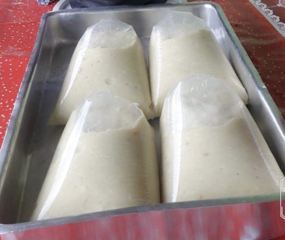 _britinh0's tweet photo. GENTE, os freezers da minha avó estão lotados de CUPUAÇU, então to tentando ajudar a vender.
tudo é sem adição de água pois é feita a retirada dos caroços em uma maquina adaptada então somente fica a polpa purinha!!
QUEM PUDER AJUDAR DANDO RT AI, AGRADEÇO DESDE JA!!
96984121241 https://t.co/gu6CaQt70t