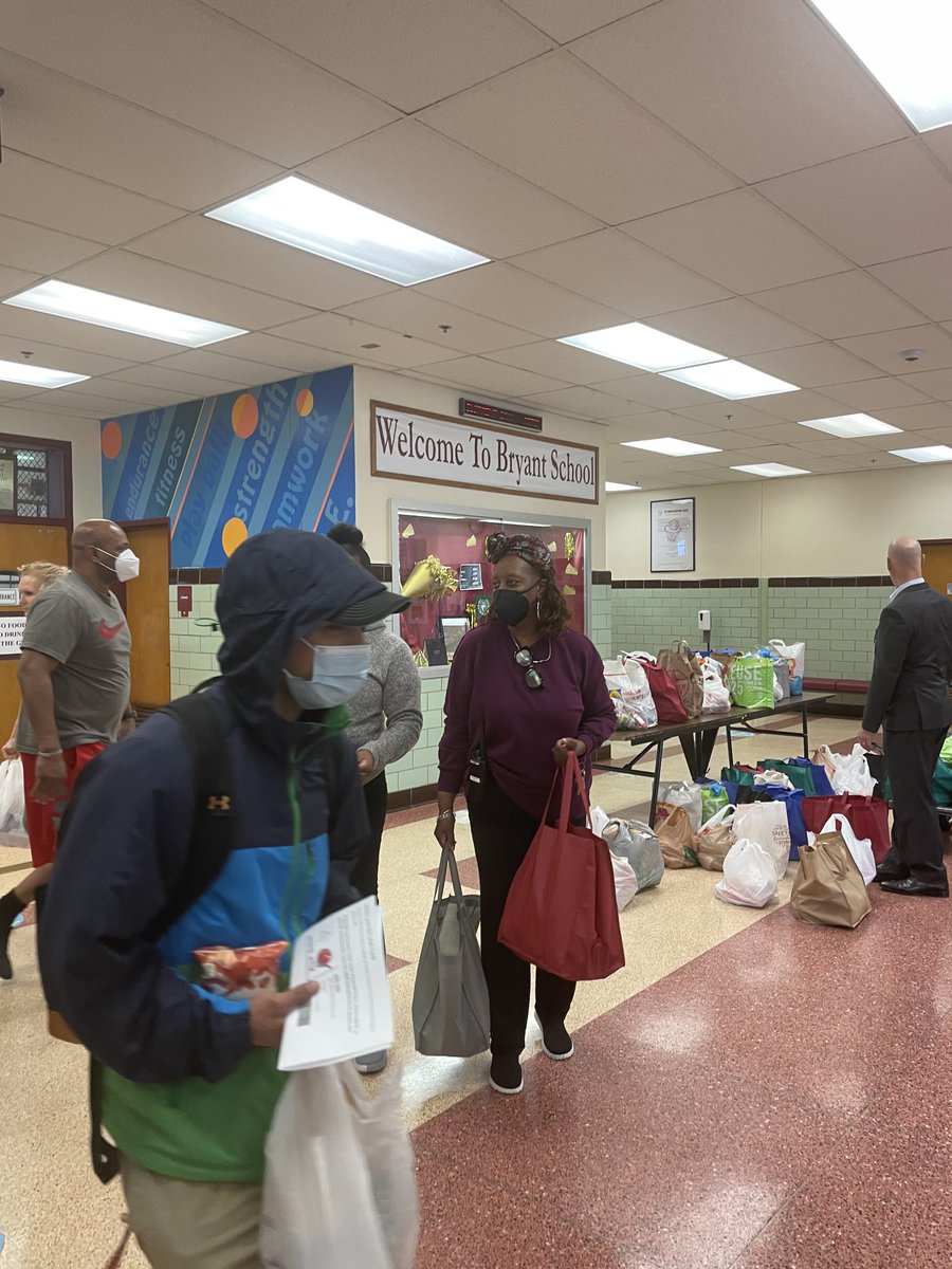 Karen Hertel (@thekarenhertel) on Twitter photo Bryant staff sends our students off to spring break with groceries and gift cards… see you soon Bryant scholars!! <a href="/BryantFCPS/">Bryant High School</a> <a href="/FCPSR3/">FCPS Region 3</a> <a href="/fcpsnews/">Fairfax Schools 🌟</a> Bryant staff sends our students off to spring break with groceries and gift cards… see you soon Bryant scholars!! <a href="/BryantFCPS/">Bryant High School</a> <a href="/FCPSR3/">FCPS Region 3</a> <a href="/fcpsnews/">Fairfax Schools 🌟</a>