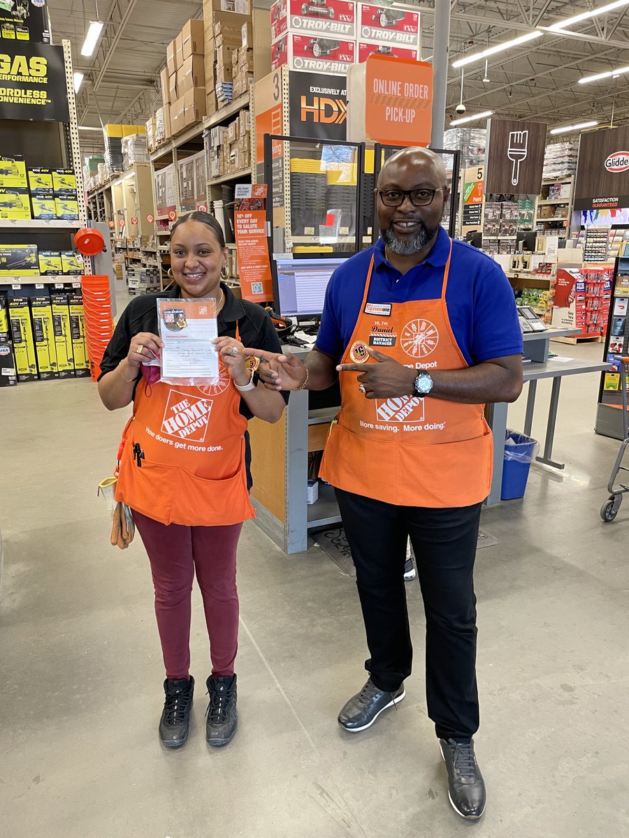 daniel_opene1's tweet photo. Great job Special Services supervisor Felicia from store 1749 Austell for your commitment to teaching and training your team. Also, congratulations for being department supervisor of the month. https://t.co/KuE1I5tR8q