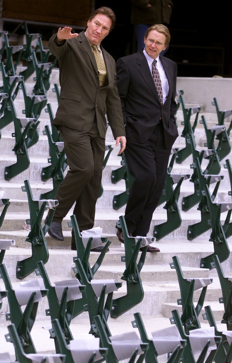 CraigKohlruss's tweet photo. 20 years ago this season the @FresnoGrizzlies began playing at Chukchansi Park in downtown Fresno (back then it was just Grizzlies Stadium). Here's some construction shots I did back in 2002, including one of then-mayor Alan Autry taking a tour. https://t.co/83A6Gdl2GQ