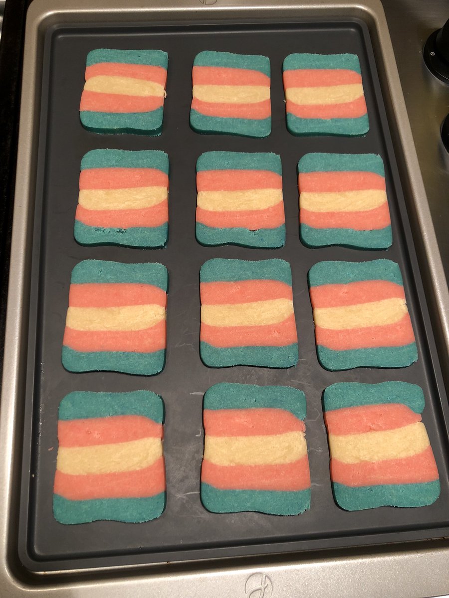 AliceVHolland's tweet photo. I made cookies https://t.co/EVyYXa5lUY