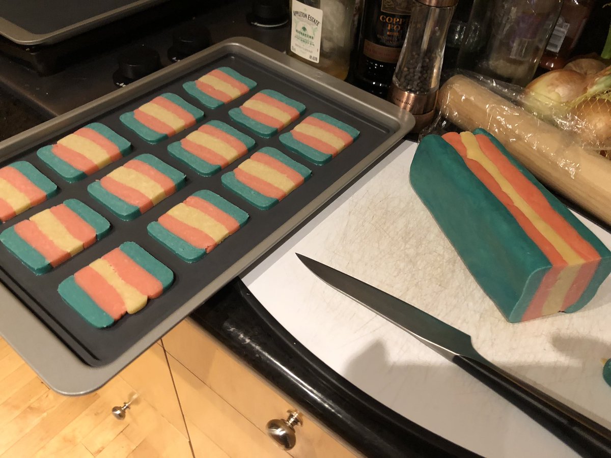 AliceVHolland's tweet photo. I made cookies https://t.co/EVyYXa5lUY