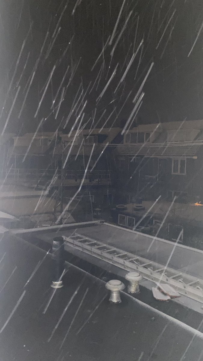 sunxiaoty's tweet photo. ITS APRIL? https://t.co/l4hV7xUBu6