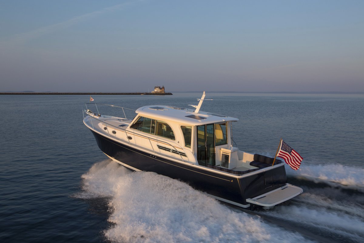 Evenings in the backyard

#backcoveyachts #backcovefamily #onthewater #downeast #adventure #yachtlifestyle