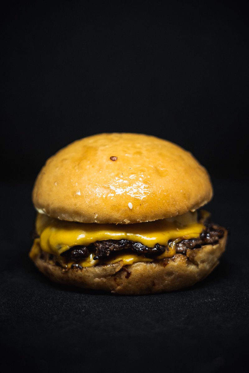 sheldon_bg's tweet photo. Asi como la ven…🤤🤤🤤
En promo, $490 y sale con papitas MacCain 🍟 https://t.co/O6rkHBUuT5