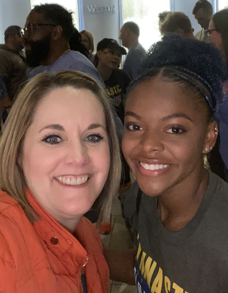 Best of luck <a href="/GatorsGym/">Gators Gymnastics</a> @GymTrin,  <a href="/nyreed_/">Ny.</a> and Bri Edwards. #luckypenny Such a pleasure to meet you all and cheer you on!!! Go Gators! <a href="/meganedge18/">Megan Edge</a> <a href="/ElanieMason/">Elanie Mason</a> <a href="/Prgator94/">Shane Beadles</a>