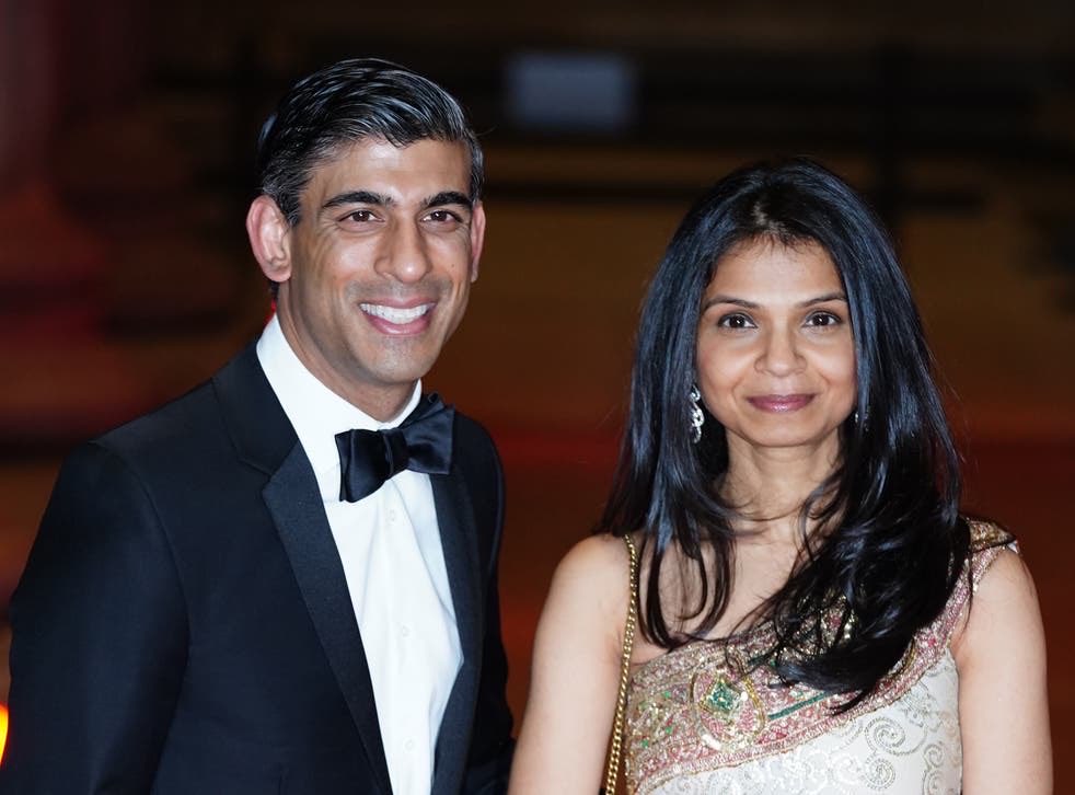 Billionaire ⁦<a href="/RishiSunak/">Rishi Sunak</a>⁩ and his family off to California tomorrow to enjoy the West Coast sunshine at one of their many luxury homes. 
I know we’ll be wishing him well on the first day of our unaffordable £2000 a year energy bills