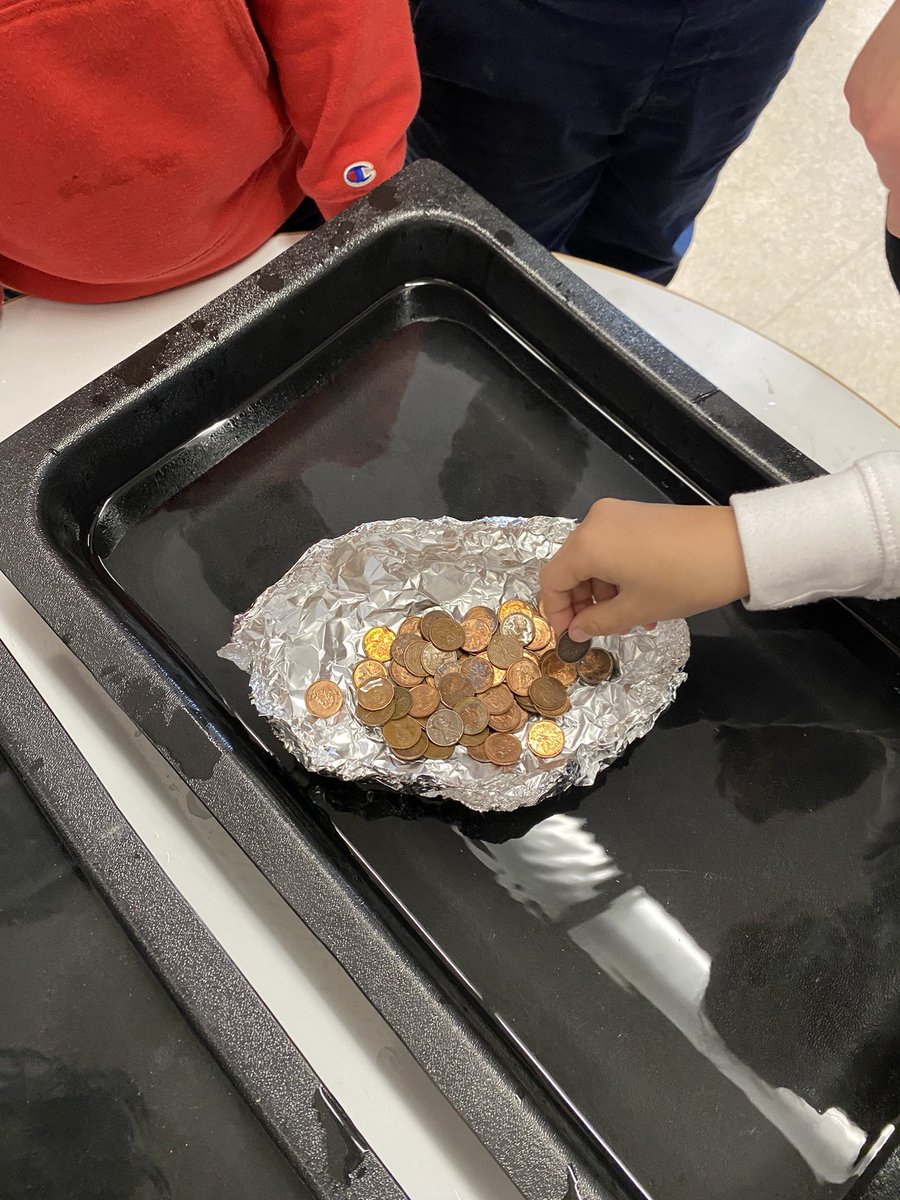 _msquijano's tweet photo. Today we designed and created boats and tested to see how many pennies our boats could carry. One student made it to 121 pennies! 😮👏 https://t.co/qTOn8AHgCS