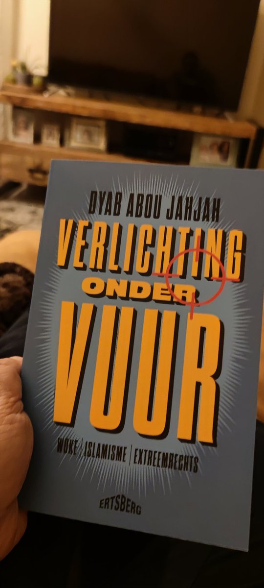 EduWorksYucel's tweet photo. Bon. Boek. Bed. Bye.
#VerlichtingOnderVuur https://t.co/tJAiCUrbiv
