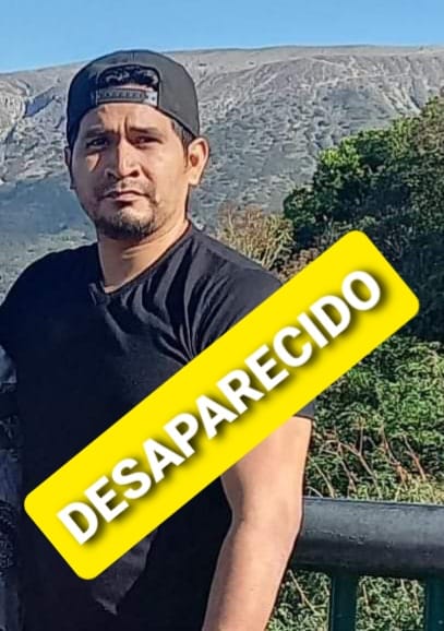 Francisco Domínguez de 34 años de edad, desapareció el 25MARZ2022, en carretera del litoral a la altura del Puente San Antonio, cerca de San Diego en municipio de La Libertad. Se sabe que en ese sitio tuvo un accidente de tránsito. Cualquier info. a nuestro correo. RT por favor.