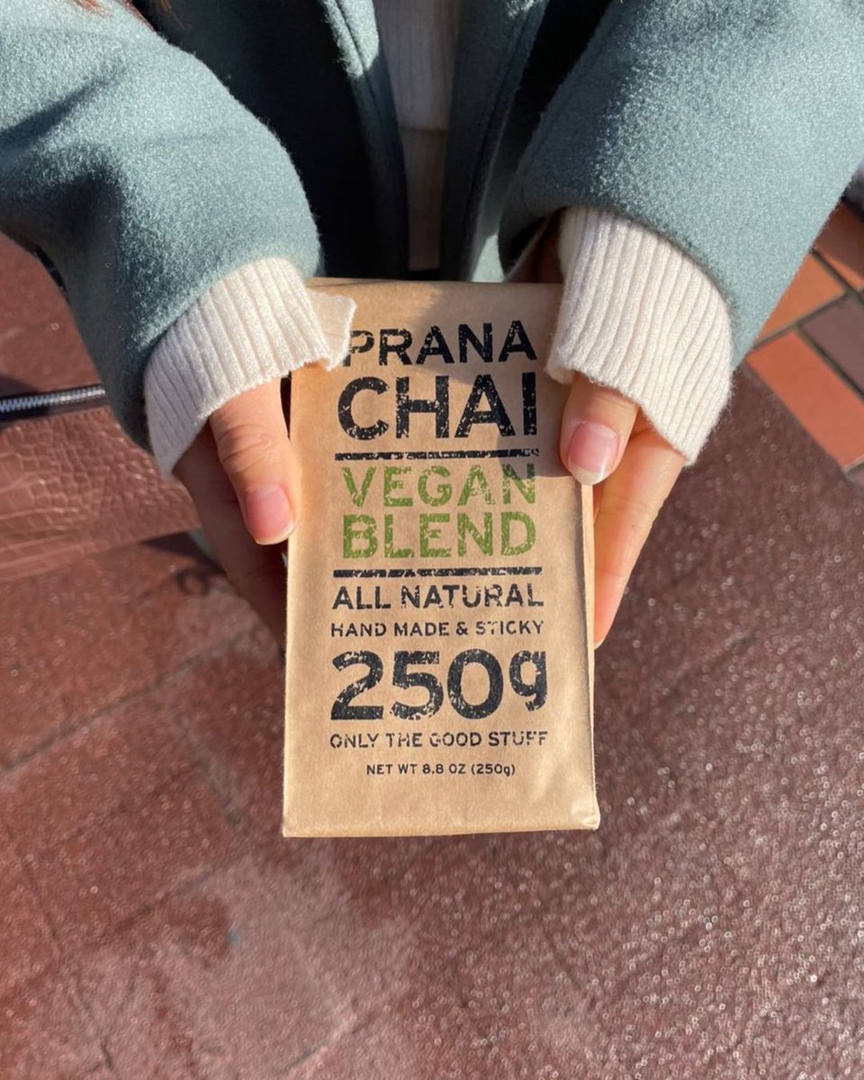 PranaChai's tweet photo. Looking for a #vegan and #diabetic #friendly #chai that's #allnatural and #handmade ? Look no further! Our #Vegan #Blend contains #pure #agave #syrup instead of #honey 💚  https://t.co/Xua6v5Ix1f https://t.co/6PesRkb5TI