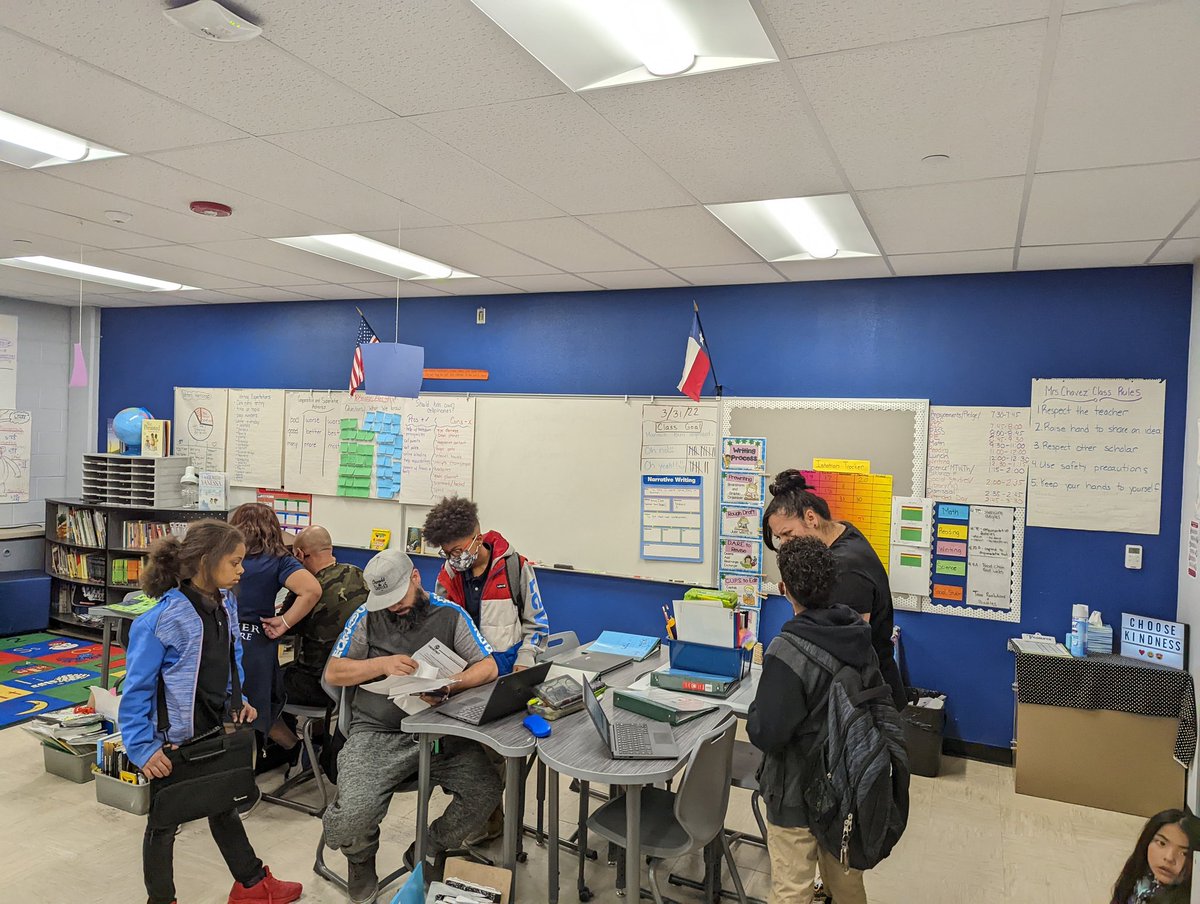 ichavez_2003's tweet photo. Student Led Conferences in FULL EFFECT here @LancasterAztecs π€π§ ππ»
#4graderocks #studentledconferences #blendedlearning #accountability #thedistrict @THEdistrict @yisd https://t.co/DILTQq0oOq